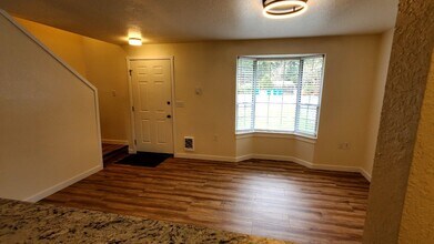 821 Kaiser Rd NW, Unit 8A in Olympia, WA - Building Photo - Building Photo