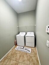 10518 SW Westlawn Blvd in Port St. Lucie, FL - Foto de edificio - Building Photo