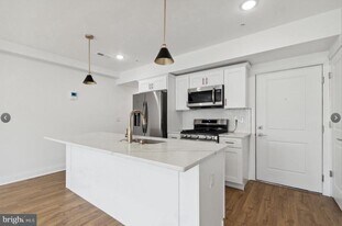 673 N Preston St in Philadelphia, PA - Building Photo