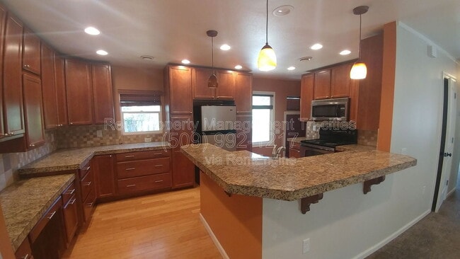 222 Douglass Ave in Richland, WA - Building Photo - Building Photo