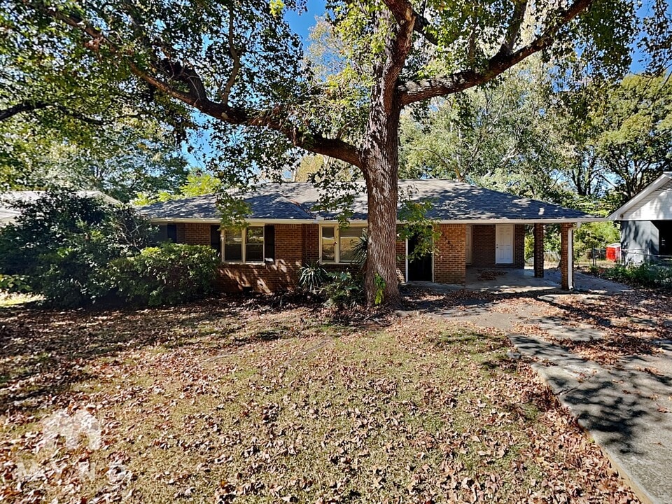 6581 Fielder Rd in Rex, GA - Building Photo