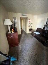 1388 E Desert Inn Rd in Las Vegas, NV - Building Photo - Building Photo