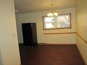 702 Ventura Dr in Youngstown, OH - Foto de edificio - Building Photo
