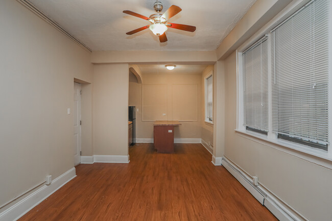 The Ella Apartments in Chicago, IL - Building Photo - Interior Photo