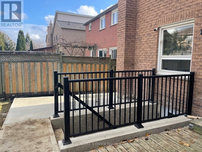 319 Barber Dr in Halton Hills, ON - Building Photo - Building Photo