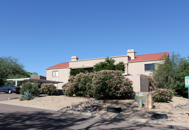 16624 Almont in Fountain Hills, AZ - Foto de edificio - Building Photo