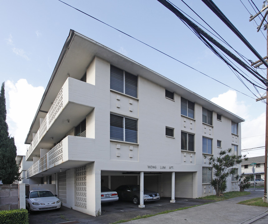 Wong Lum Apartments in Honolulu, HI - Building Photo