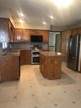 1912 Liberty Ln in Papillion, NE - Building Photo - Building Photo