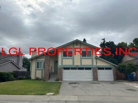 1470 Pebblewood Dr in Sacramento, CA - Building Photo