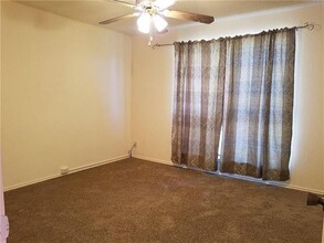 111 Cole St in Garland, TX - Building Photo - Building Photo