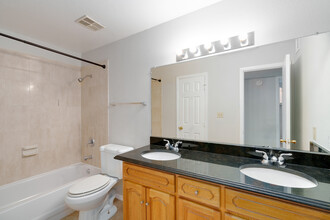 Regency Gardens in Orlando, FL - Building Photo - Interior Photo