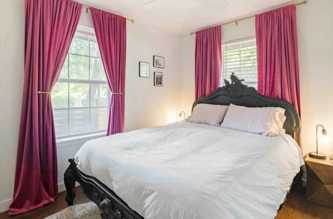 property at 2513 E 9th St