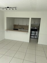 17500 NW 68th Ave in Hialeah, FL - Building Photo - Building Photo