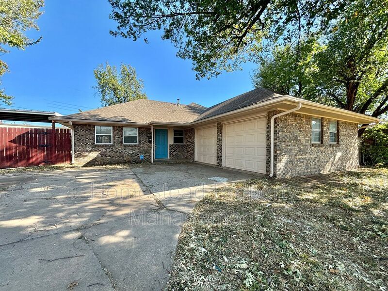 10200 N Military Ave in Oklahoma City, OK - Building Photo