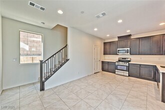 661 Angel Aura St in Las Vegas, NV - Building Photo - Building Photo