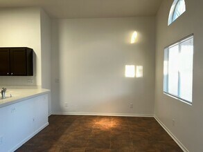 7125 Overhill Ave in Las Vegas, NV - Building Photo - Building Photo