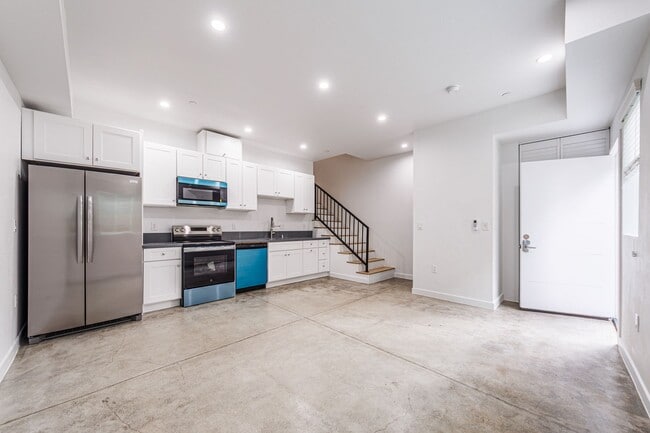 property at 11841 Runnymede St
