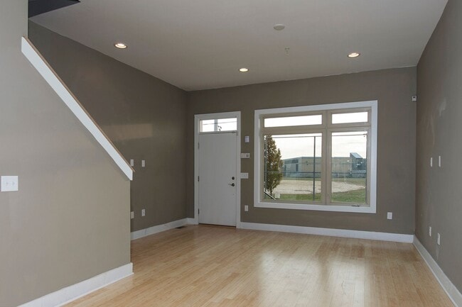 554 E Hewson St in Philadelphia, PA - Building Photo - Building Photo