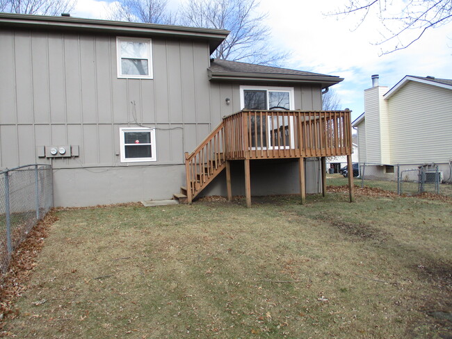 1315 E 152nd Ter in Olathe, KS - Foto de edificio - Building Photo