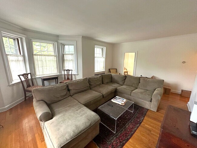 92 Beacon St, Unit 1 in Boston, MA - Building Photo - Building Photo