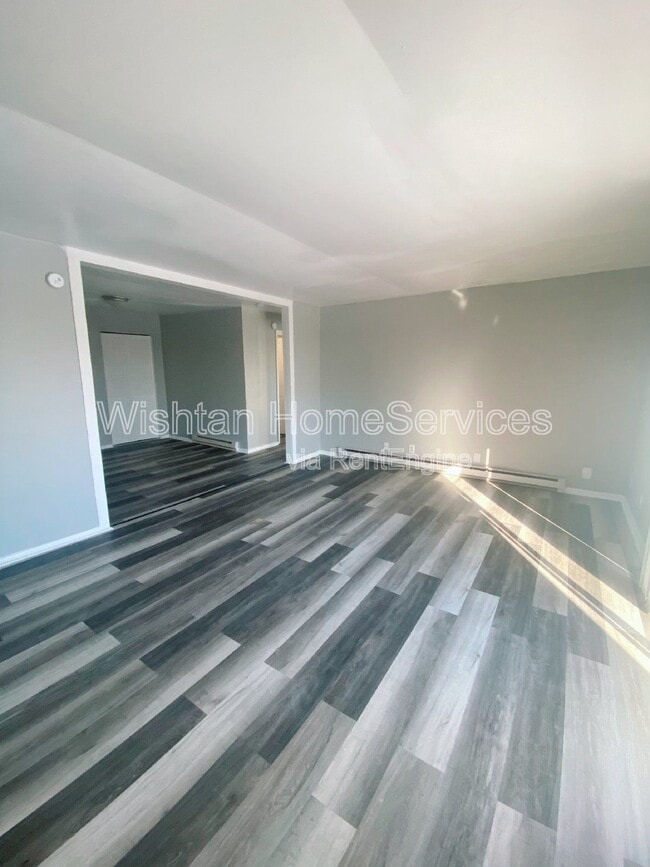 220 Charleston Blvd in Macomb, IL - Building Photo - Building Photo