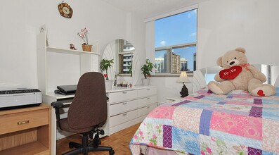 1286 Islington Ave in Toronto, ON - Building Photo - Building Photo
