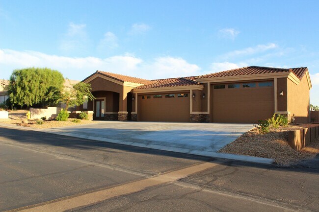 property at 1074 Gleneagles Dr