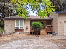 1115 Walking Wood in Depoe Bay, OR - Building Photo