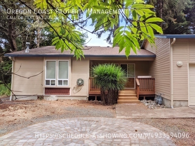 property at 1115 Walking Wood