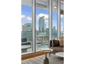 255 Hennepin Ave in Minneapolis, MN - Building Photo - Building Photo