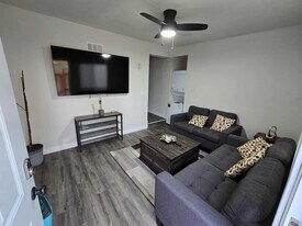 4744 Voltaire St in San Diego, CA - Building Photo