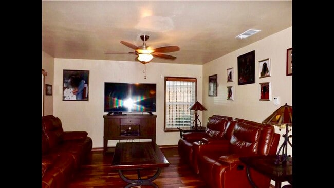 property at 1939 Gaylord Dr