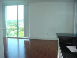 1401 SW 22nd St in Miami, FL - Building Photo - Building Photo