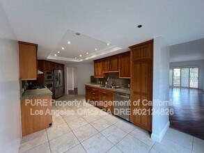 512 Esplanade in Redondo Beach, CA - Building Photo - Building Photo