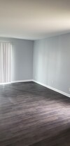 370 Wallace Rd, Unit E18 in Nashville, TN - Building Photo