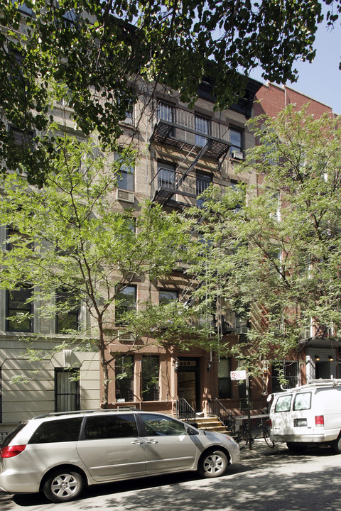 228 East 27th Street in New York, NY - Building Photo