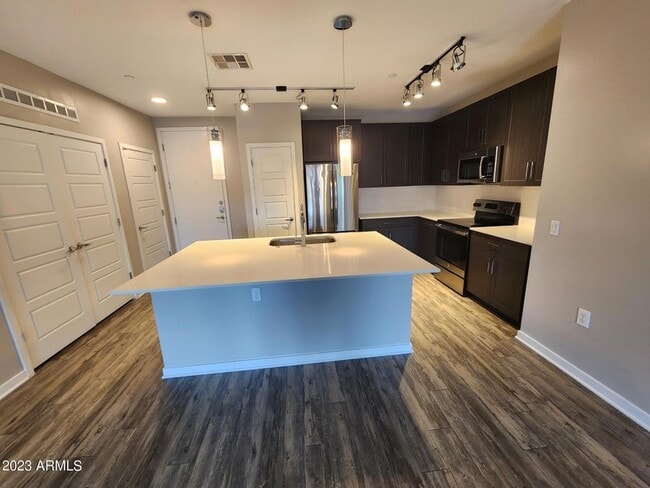 200 E Thomas Rd, Unit 2 in Phoenix, AZ - Building Photo - Building Photo