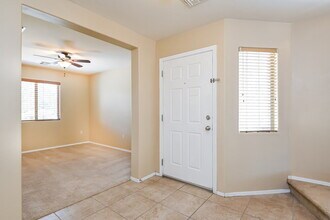 816 W Calle Ormino in Sahuarita, AZ - Foto de edificio - Building Photo