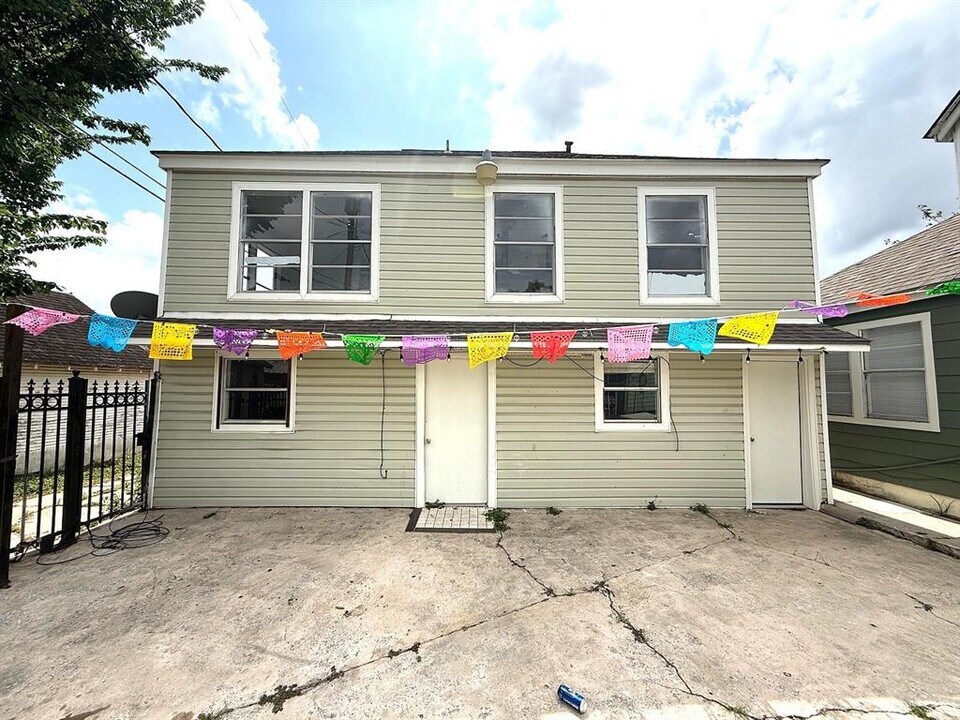 106 Hanover St in Houston, TX - Building Photo