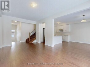 74 Gemini Dr in Barrie, ON - Building Photo - Building Photo