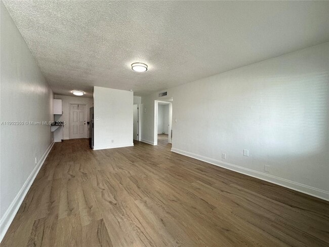 110 NE 19th Ave in Deerfield Beach, FL - Building Photo - Building Photo