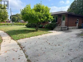 7 Golfview Rd in Guelph, ON - Building Photo - Building Photo
