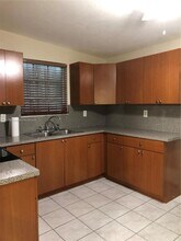 11860 SW 168th Terrace in Miami, FL - Foto de edificio - Building Photo