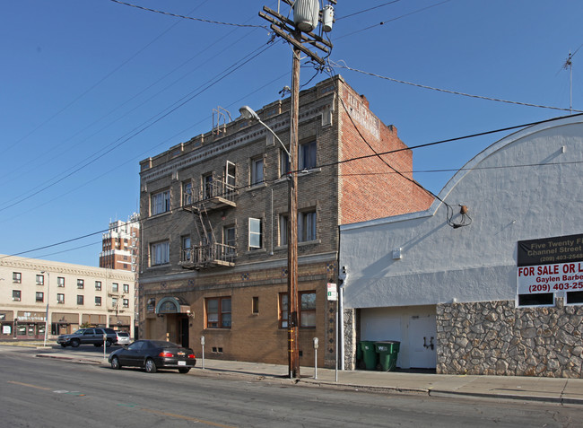 Julienne Apartments in Stockton, CA - Building Photo - Building Photo