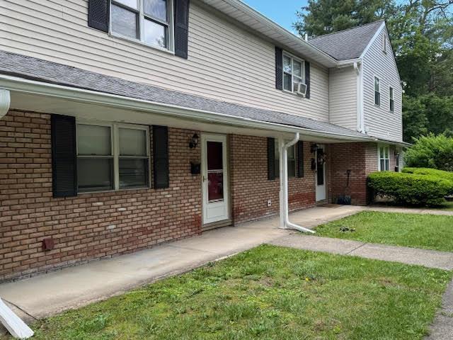 23 Brewster Rd in Cornwall, NY - Building Photo