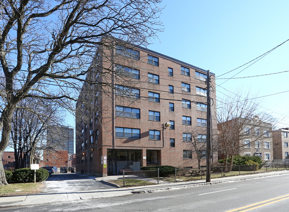 Kent Apartments in Hartford, CT - Building Photo