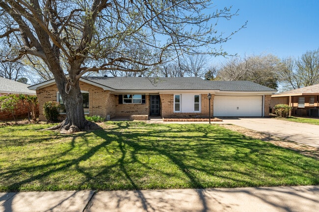 2822 Lansing Blvd