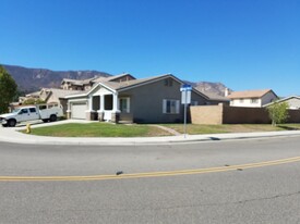 32615 Racquet Club Way in Lake Elsinore, CA - Building Photo - Building Photo