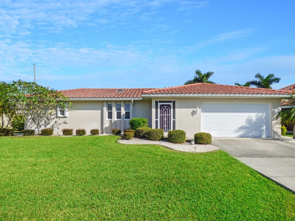 1438 Sea Fan Dr in Punta Gorda, FL - Building Photo