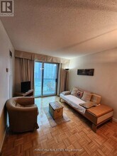 8 Park Rd in Toronto, ON - Building Photo - Building Photo